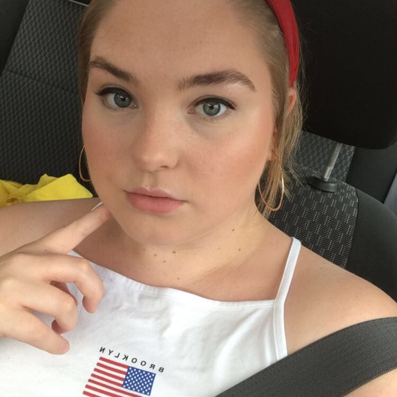 Meet your Posher, Jessica - Picture 4 of 8